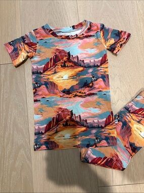 NWOT Bums and Roses Desert Print